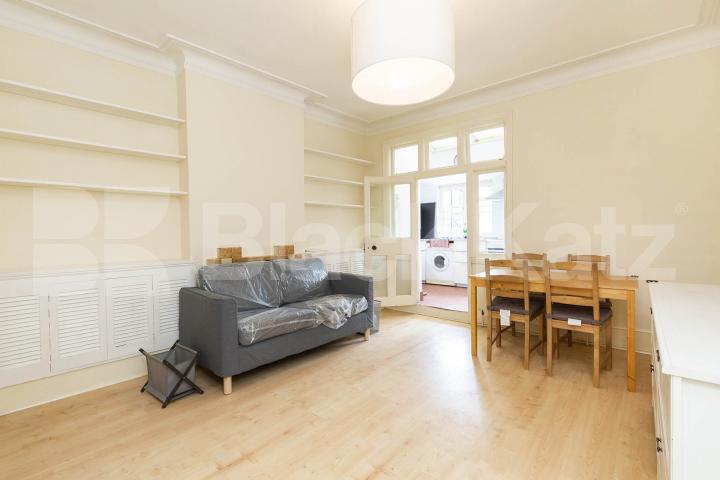Newly decorated 2 bedroom with large terrace in zone 1 location  Chapel Market, Angel N1
